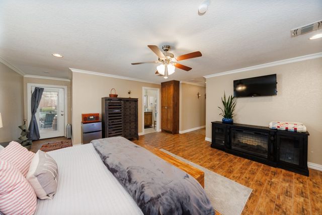 513 Patterson Street, Bowie, TX 76230