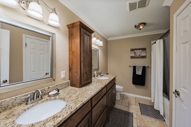 513 Patterson Street, Bowie, TX 76230