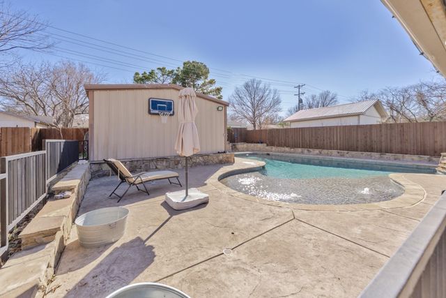 513 Patterson Street, Bowie, TX 76230
