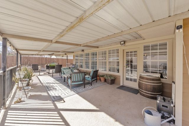 513 Patterson Street, Bowie, TX 76230