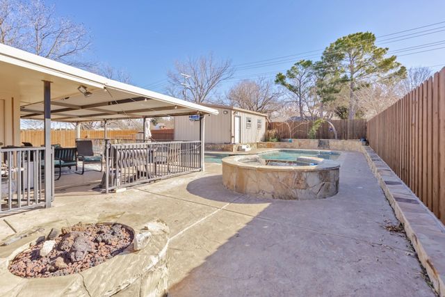 513 Patterson Street, Bowie, TX 76230