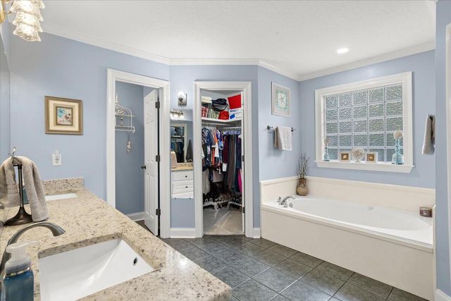 21 Crescent Ridge Dr, Hattiesburg, MS 39402