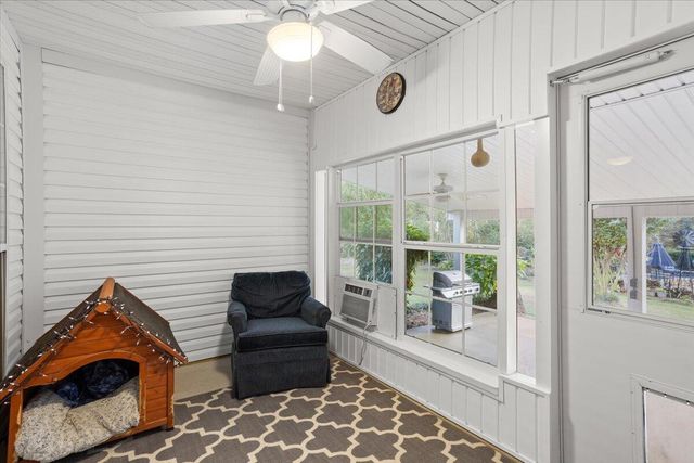 21 Crescent Ridge Dr, Hattiesburg, MS 39402