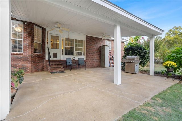 21 Crescent Ridge Dr, Hattiesburg, MS 39402