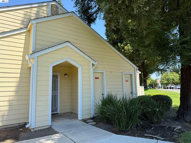 2714 Harvest Ln, Antioch, CA 94531