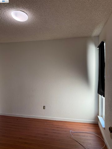 2714 Harvest Ln, Antioch, CA 94531