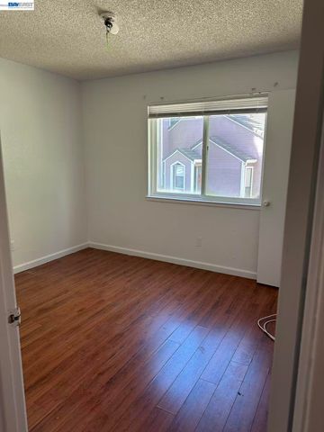 2714 Harvest Ln, Antioch, CA 94531