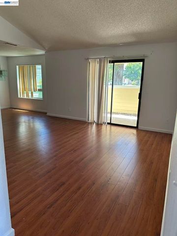 2714 Harvest Ln, Antioch, CA 94531