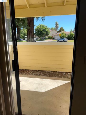 2714 Harvest Ln, Antioch, CA 94531