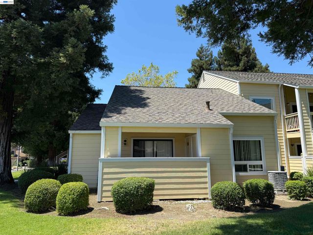 2714 Harvest Ln, Antioch, CA 94531