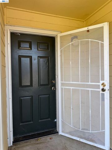 2714 Harvest Ln, Antioch, CA 94531