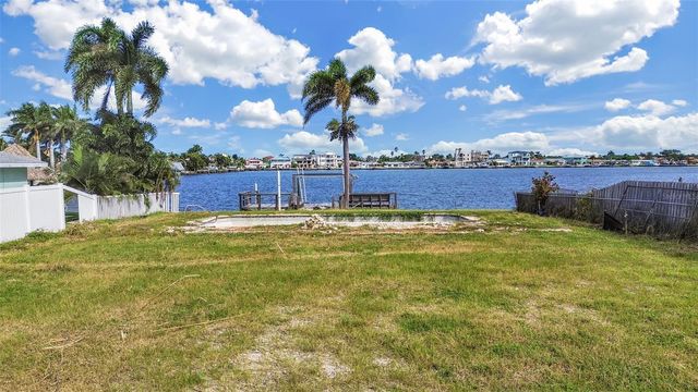 316 173RD AVENUE E, North Redington Beach, FL 33708