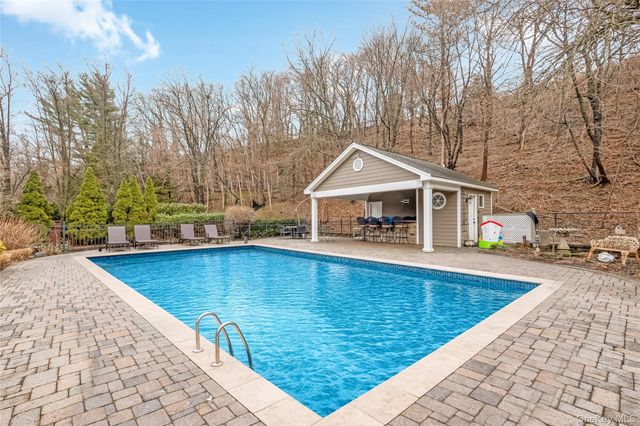 28 Clipper Drive, Northport, NY 11768