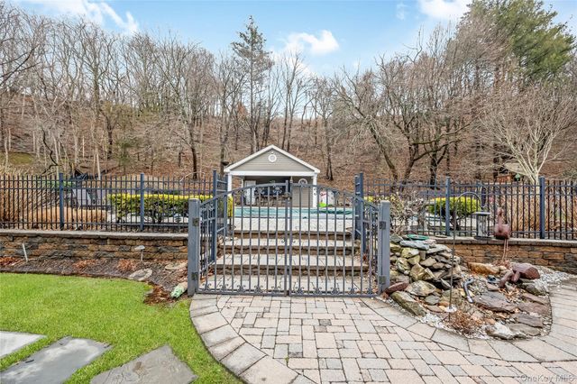 28 Clipper Drive, Northport, NY 11768