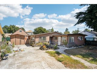 6401 Se HAZEL St, Portland, OR 97206
