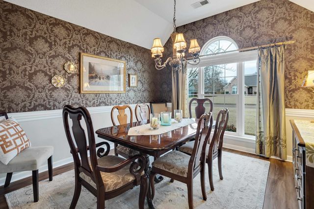 20 BROOKHAVEN LN, Oakland, TN 38060