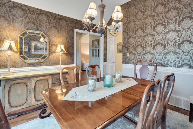 20 BROOKHAVEN LN, Oakland, TN 38060