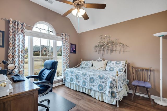 20 BROOKHAVEN LN, Oakland, TN 38060