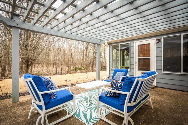 20 BROOKHAVEN LN, Oakland, TN 38060