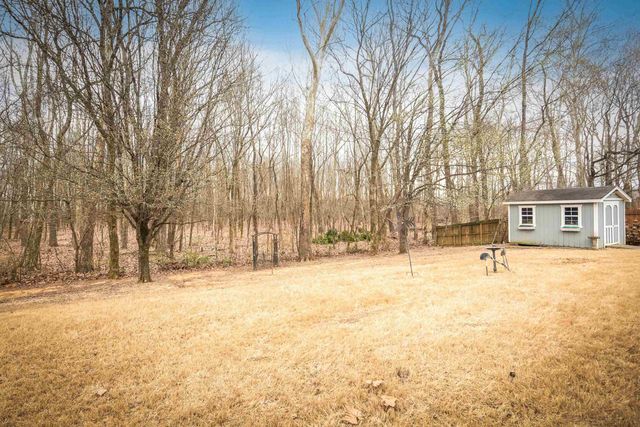 20 BROOKHAVEN LN, Oakland, TN 38060