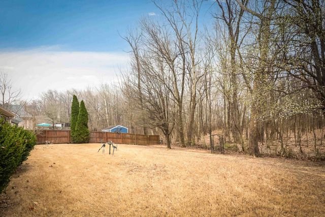 20 BROOKHAVEN LN, Oakland, TN 38060