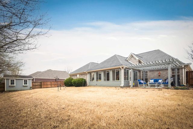 20 BROOKHAVEN LN, Oakland, TN 38060