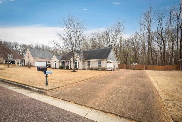 20 BROOKHAVEN LN, Oakland, TN 38060