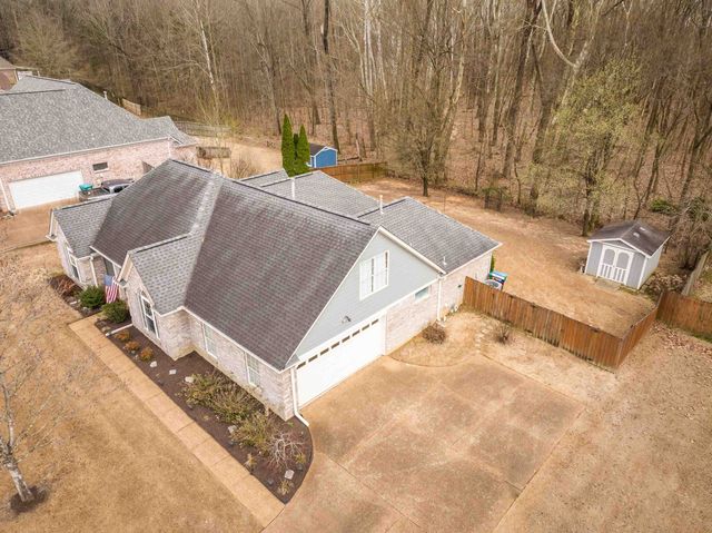 20 BROOKHAVEN LN, Oakland, TN 38060