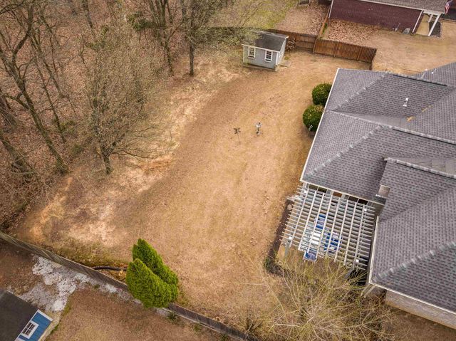 20 BROOKHAVEN LN, Oakland, TN 38060