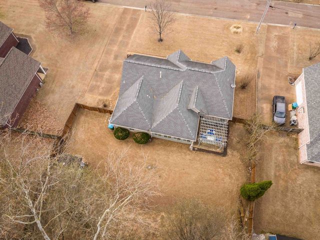 20 BROOKHAVEN LN, Oakland, TN 38060