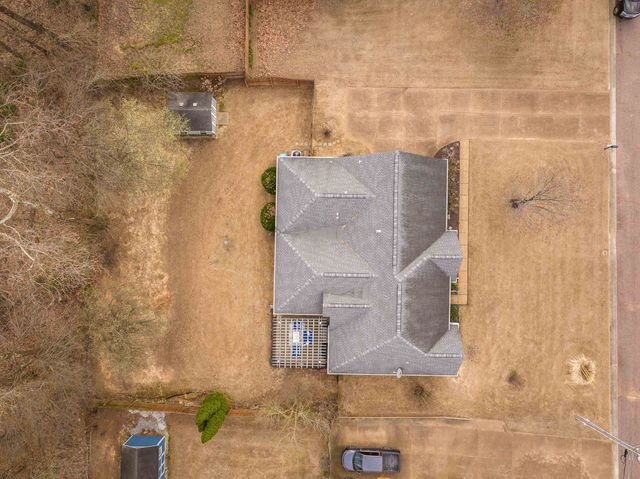 20 BROOKHAVEN LN, Oakland, TN 38060