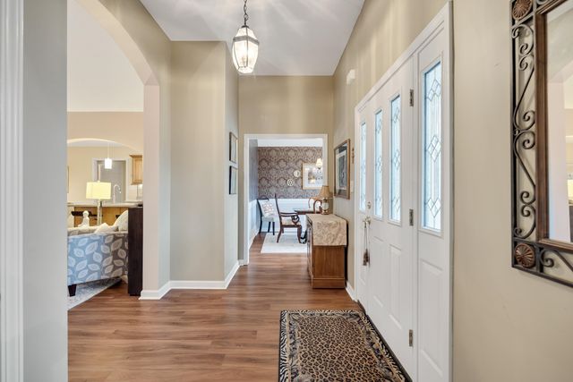 20 BROOKHAVEN LN, Oakland, TN 38060