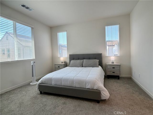 16064 Jamie 8, Fontana, CA 92336