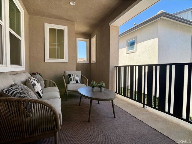 16064 Jamie 8, Fontana, CA 92336