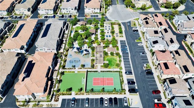 16064 Jamie 8, Fontana, CA 92336