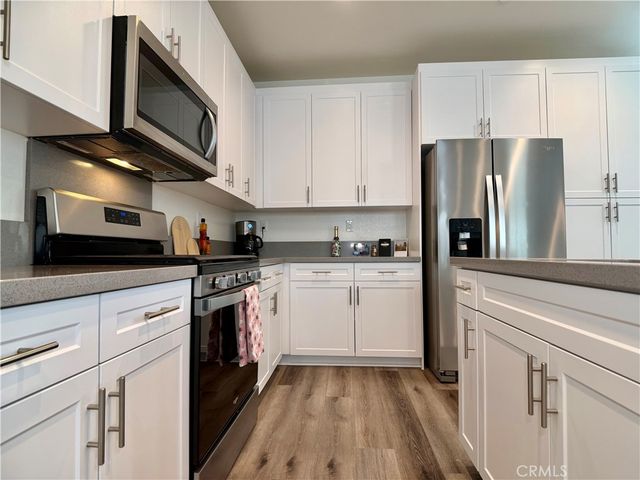 16064 Jamie 8, Fontana, CA 92336