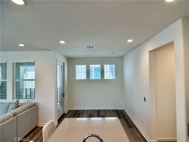 16064 Jamie 8, Fontana, CA 92336