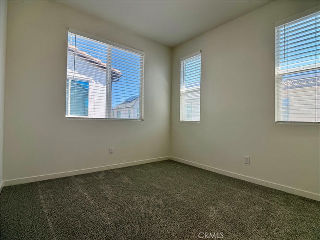 16064 Jamie 8, Fontana, CA 92336