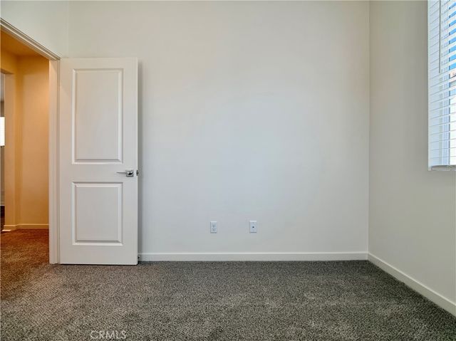 16064 Jamie 8, Fontana, CA 92336