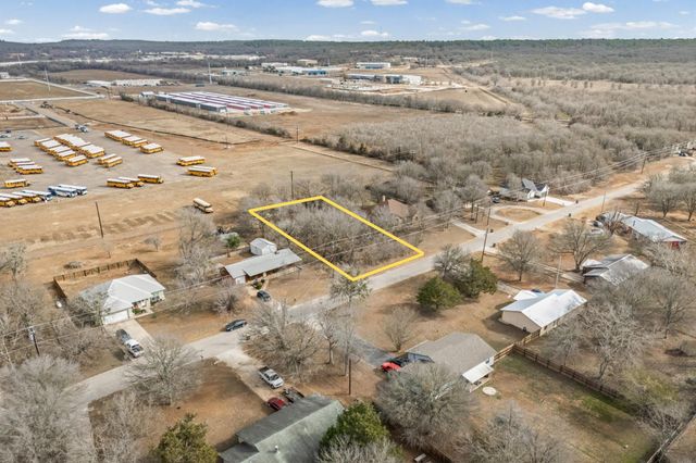 352 Keanahalululu LN, Bastrop, TX 78602