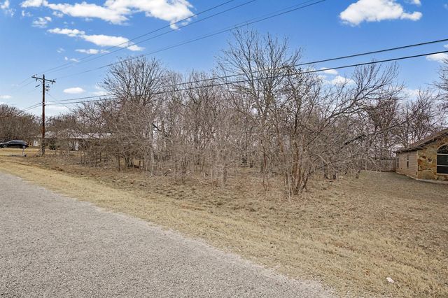 352 Keanahalululu LN, Bastrop, TX 78602