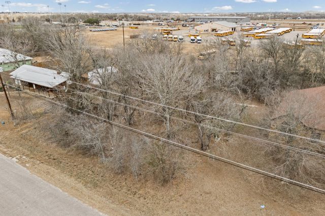 352 Keanahalululu LN, Bastrop, TX 78602