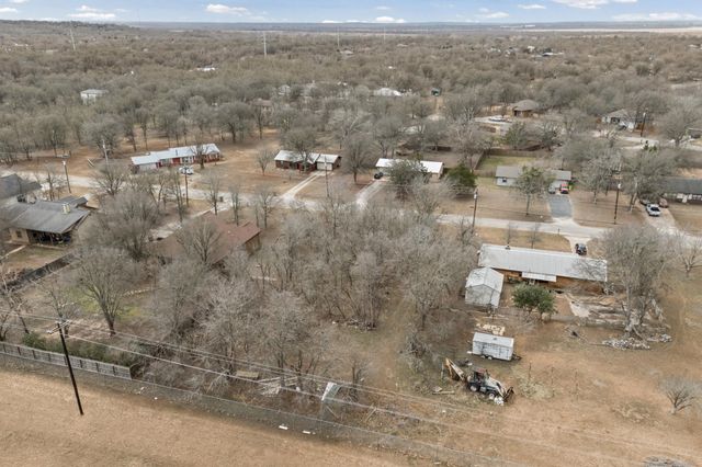 352 Keanahalululu LN, Bastrop, TX 78602