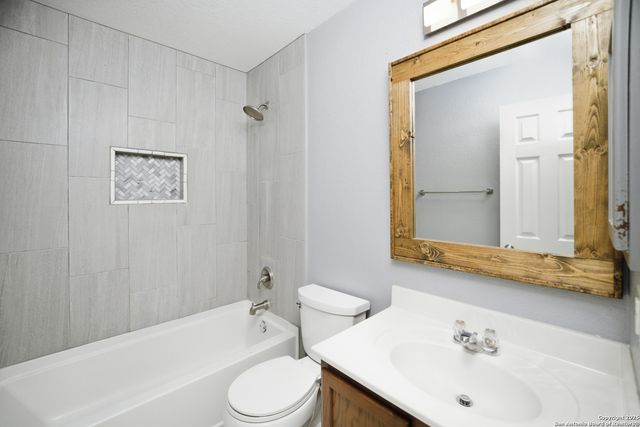 5843 Providence Oak, San Antonio, TX 78249