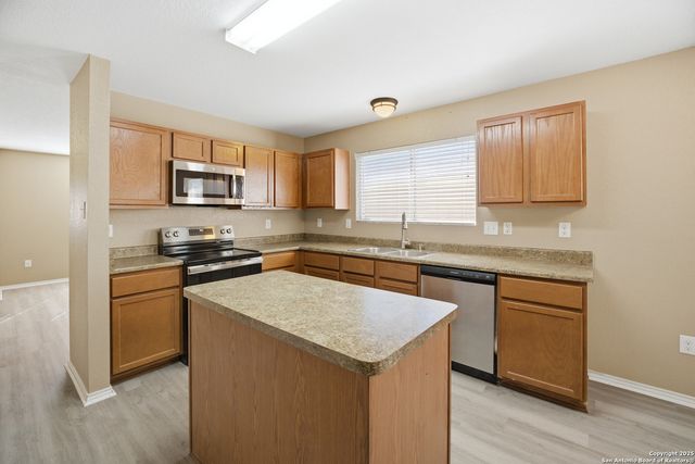 5843 Providence Oak, San Antonio, TX 78249