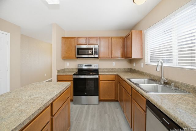 5843 Providence Oak, San Antonio, TX 78249