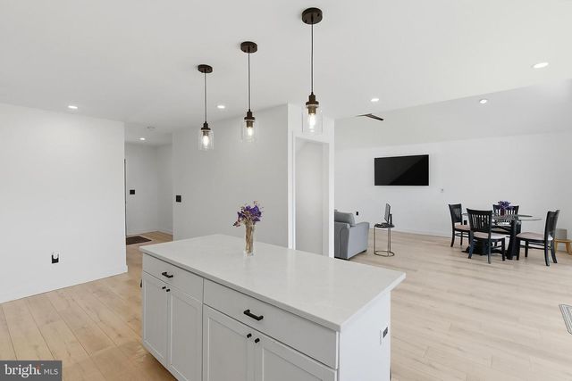 15 PARKERS POINT BLVD, Forked River, NJ 08731