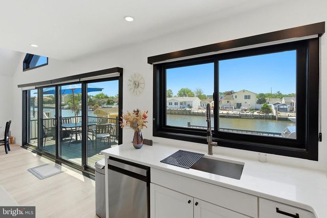 15 PARKERS POINT BLVD, Forked River, NJ 08731