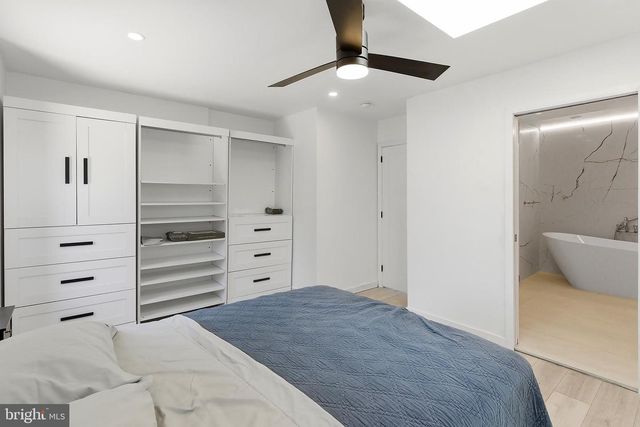 15 PARKERS POINT BLVD, Forked River, NJ 08731