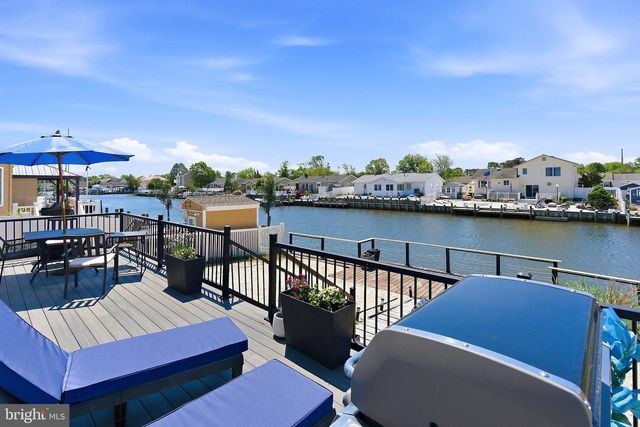 15 PARKERS POINT BLVD, Forked River, NJ 08731